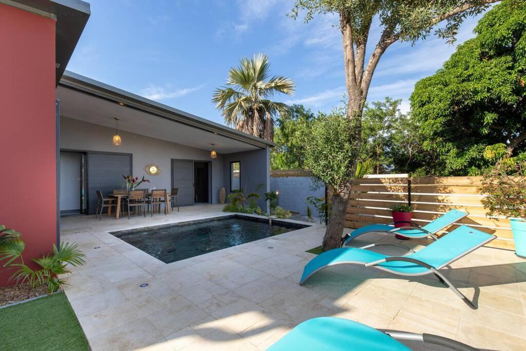 Villa Benjoin St-Pierre Piscine Chauffee Et Mer Сен-Пьер Экстерьер фото